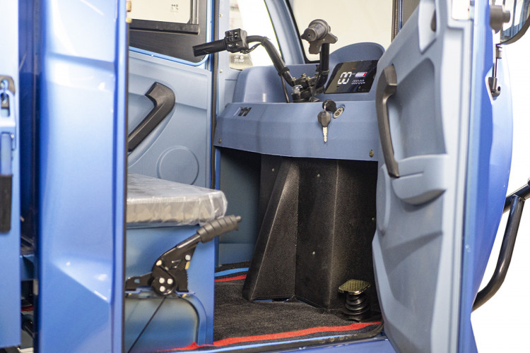 Грузовой электрический трицикл Rutrike КАРГО Кабина Дуал в Севастополе