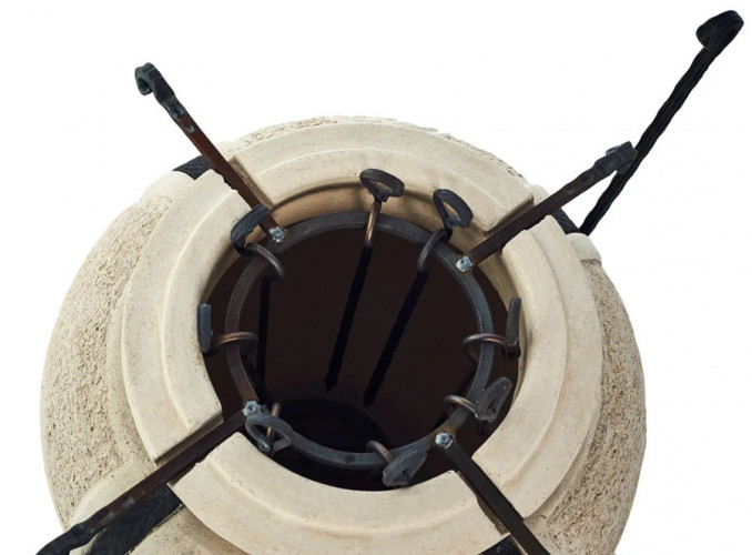 Тандыр Сармат Есаул с термометром в Севастополе