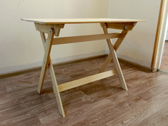 Стол складной деревянный в Севастополе
