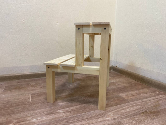 Табурет-стремянка деревянный в Севастополе